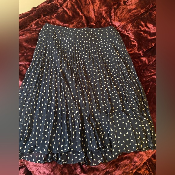 blue and white skirt - Picture 3 of 3